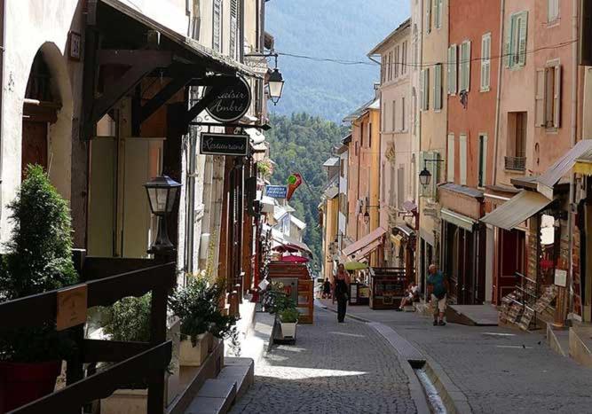 Апартаменты T3 Au Coeur Du Centre Historique De Briancon #2 Экстерьер фото